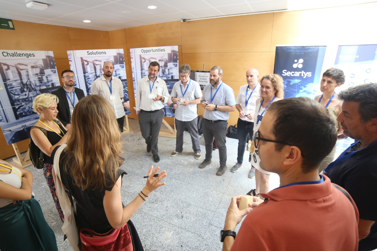 Fostering collaboration between public and private sector